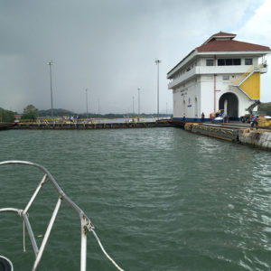 miraflores-vaguegraphique-canal-ecluse-panama